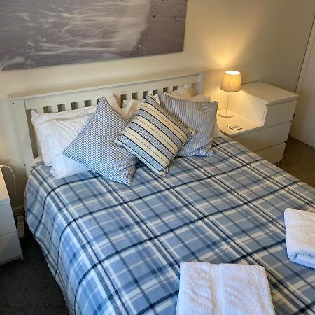 Trafalgar, Lovely Ground Floor Flat With Outside Patio Garden, Minutes Walk To Seafront Seaview Luaran gambar