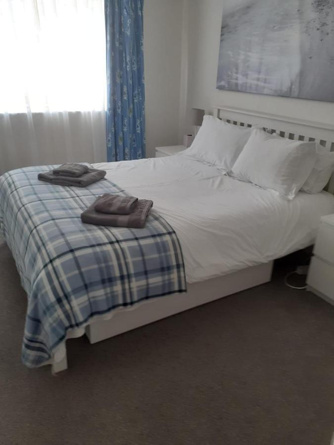 Trafalgar, Lovely Ground Floor Flat With Outside Patio Garden, Minutes Walk To Seafront Seaview Luaran gambar