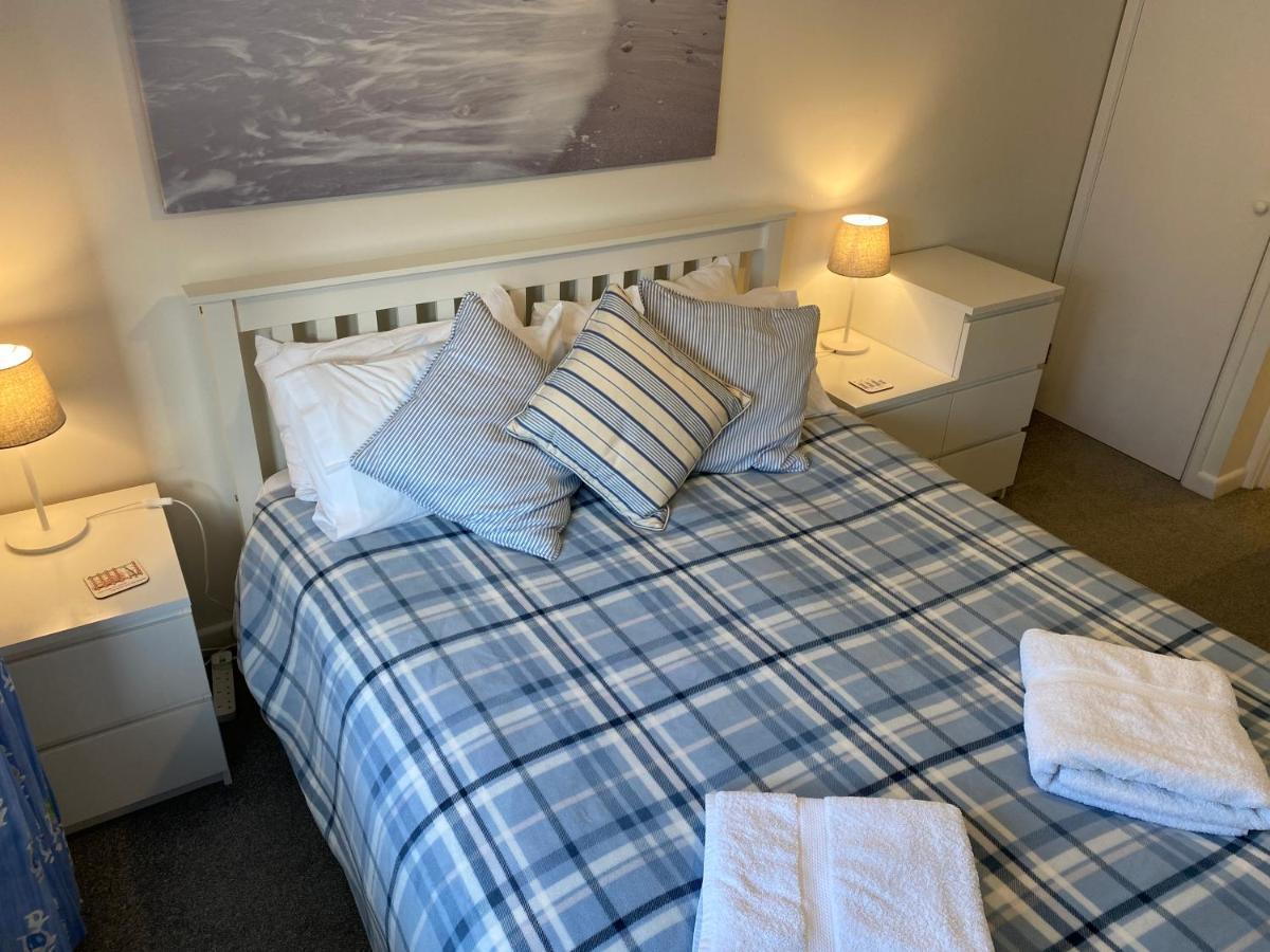 Trafalgar, Lovely Ground Floor Flat With Outside Patio Garden, Minutes Walk To Seafront Seaview Luaran gambar