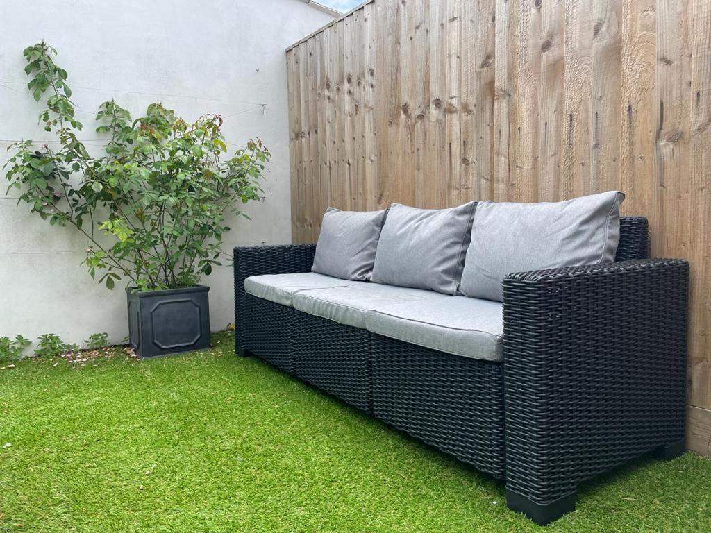Trafalgar, Lovely Ground Floor Flat With Outside Patio Garden, Minutes Walk To Seafront Seaview Luaran gambar